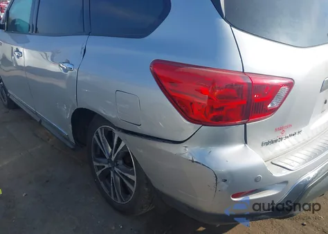 2017 Nissan Pathfinder Platinum из США, поврежденный, VIN 5N1DR2MNXHC697045